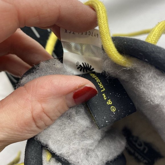 UGG Kids HSA Neumel Star Wars Millennium Falcon Boots Size 5 - Picture 8 of 9